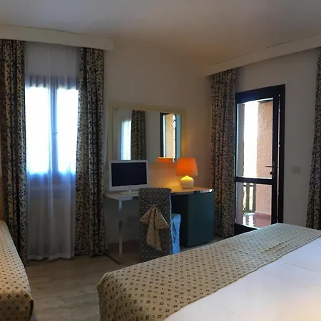 Le Picchiaie מלון 4*