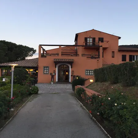 Le Picchiaie מלון